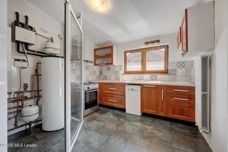 Tunari, vila impresionanta, spatiu, confort si eleganta,