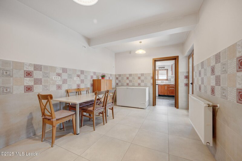 Tunari, vila impresionanta, spatiu, confort si eleganta,
