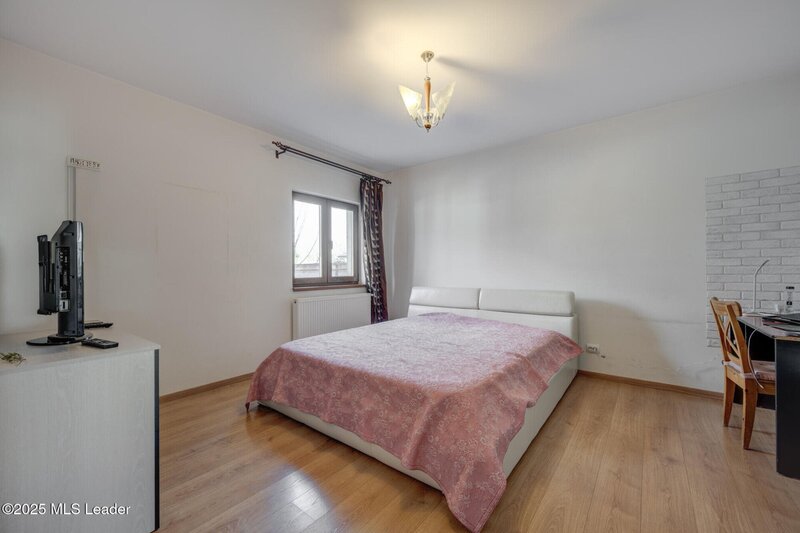 Tunari, vila impresionanta, spatiu, confort si eleganta,