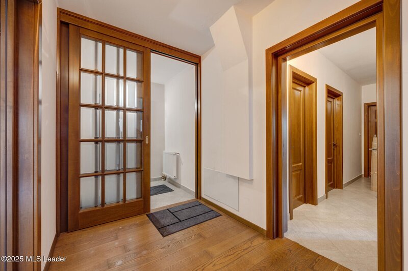 Tunari, vila impresionanta, spatiu, confort si eleganta,